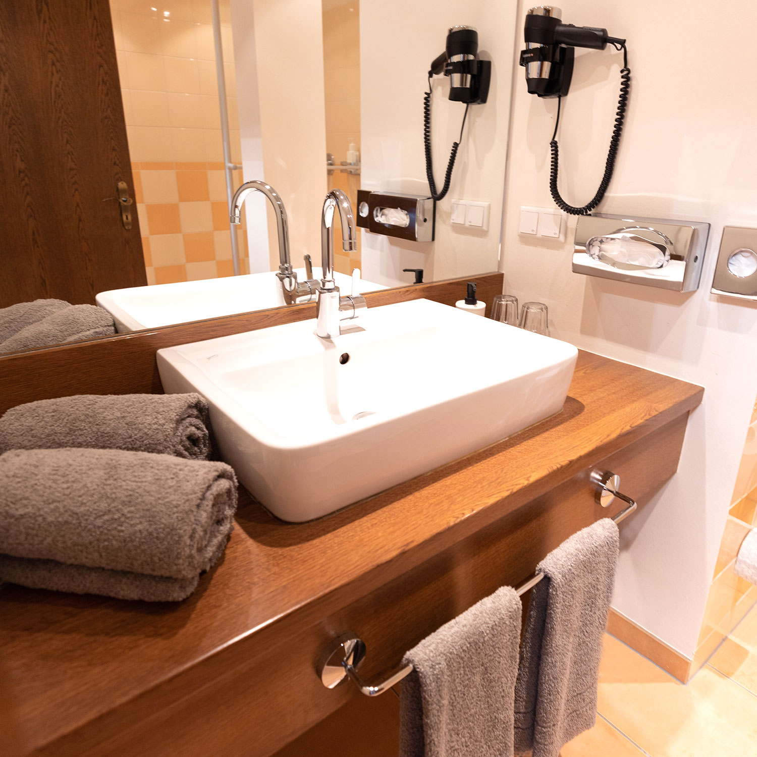 Landhotel und Gasthof Cramer Premium Zimmer Badezimmer